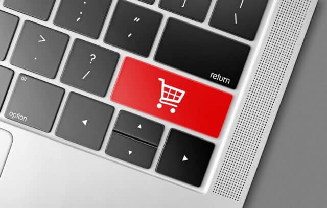 Noticia de Expansión: Los españoles aún desconfían del comercio online