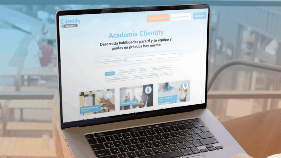 Desarrollo web Academia Clientify